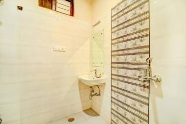 FabHotel Solitaire Inn Tilak Nagar