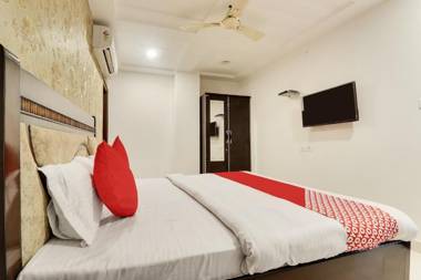 OYO 45854 The Villa by MNG Rooms