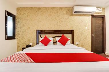 OYO 45854 The Villa by MNG Rooms