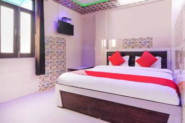 OYO 69930 Hotel Kanha Dham