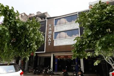 OYO 75205 Hotel Samrat