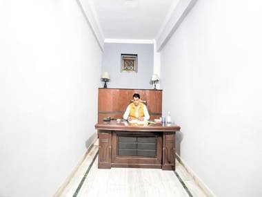 OYO 78411 The Luxury Living