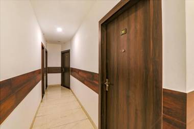 OYO 77788  Townhouse 405 Mall Road