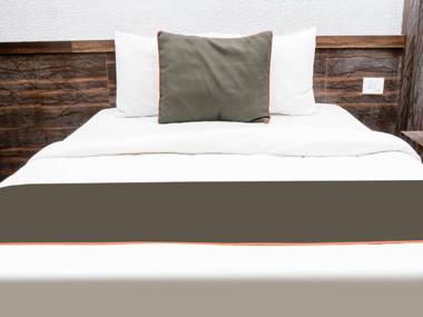 Collection O 79049 The Shubham- Kakadeo