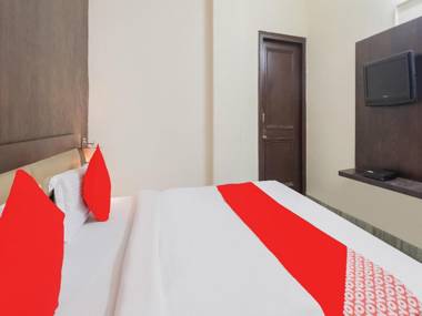 Collection O 80022 Hotel President