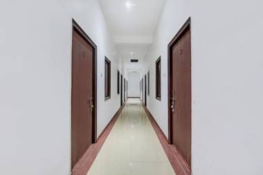 Collection O 84654 Hotel Raas