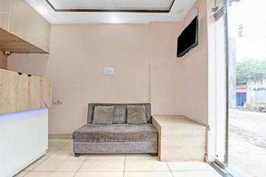 OYO Flagship 85552 Hotel Luxury Inn