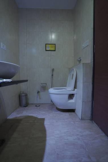 Geetika Galaxy Hotel by WB Inn