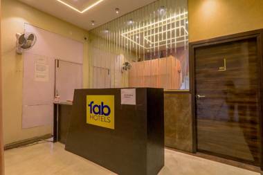 OYO Townhouse 81740 Hotel Maya Crystal