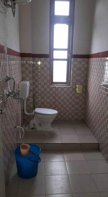 VAMOOSE SALOM NAMCHEBAZAR