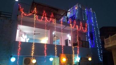 Amar Niwas Homestay Guesthouse