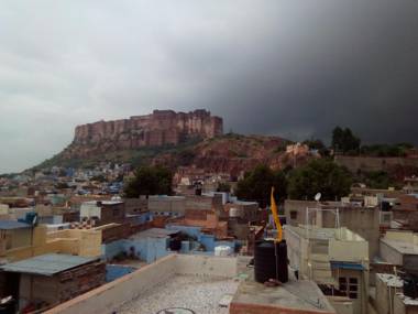 Shyam Palace Paying Guest House