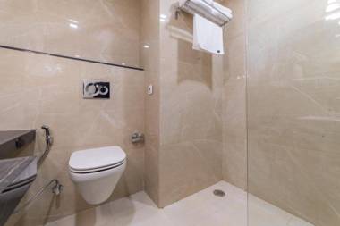 Hotel Aarunya Royale