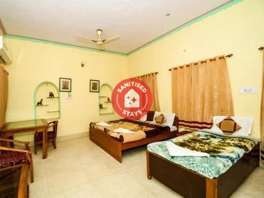 OYO 36310 Poonam Guest House