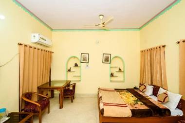 OYO 36310 Poonam Guest House