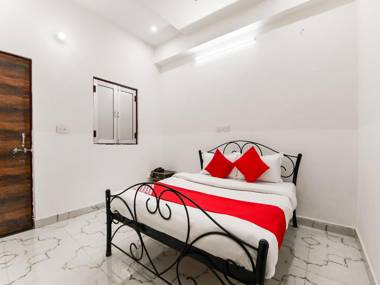 OYO 77964 Dhanlaxmi Restaurant & Guest House