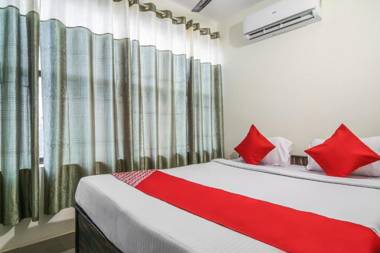 OYO Flagship 70422 Hotel Lokenath