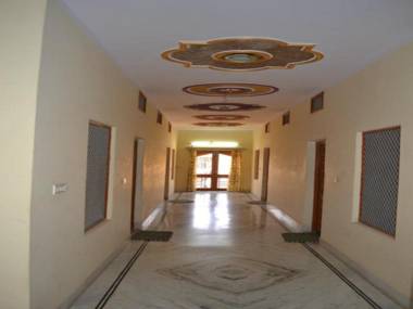 Hotel Roop Mahal