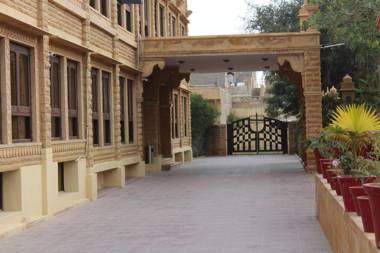 Mahadev Palace