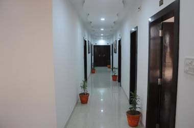 Hotel Radhika