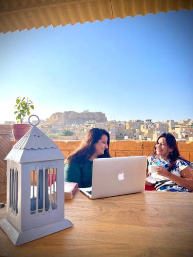 Jaisalmer Hostel Crowd