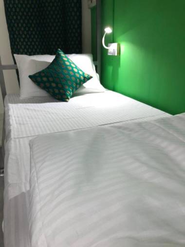 Jaisalmer Hostel Crowd