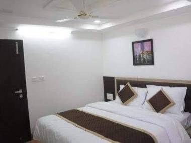 OYO 88119 Hotel Golden Heritage