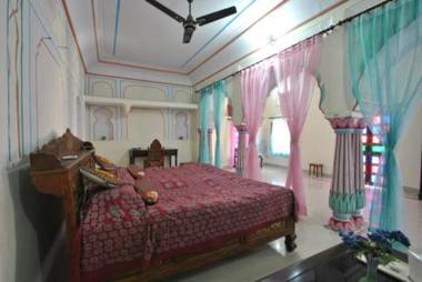 Rawla Mrignayani Palace