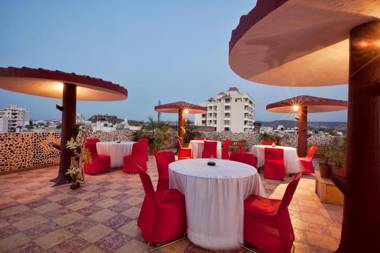 Treebo Trend Woodsvilla Suites Bapu Nagar