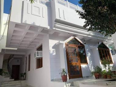 The Karauli Villa by Le Pension Stays