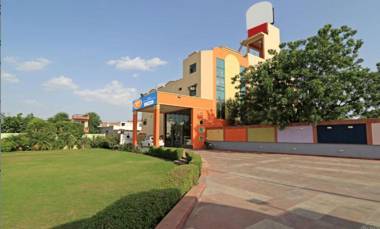 Jypore Saffron Inn & Suites