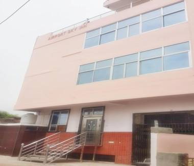 OYO 82292 Hotel Airport Sky Inn