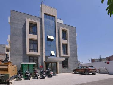 OYO Flagship 5947 Lal Kothi Scheme