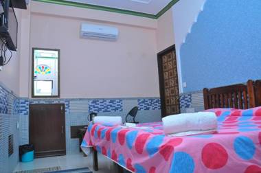 MOONLIGHT HOMESTAY & HOSTEL
