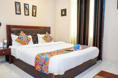 FabExpress Travelers Lodge