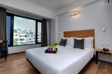 OYO Townhouse 051 Lal Kothi