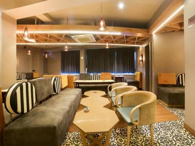 OYO 19789 Kiran Palace