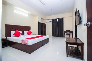 OYO 18433 Urban Ville