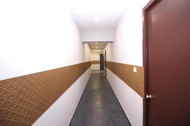 OYO 18433 Urban Ville