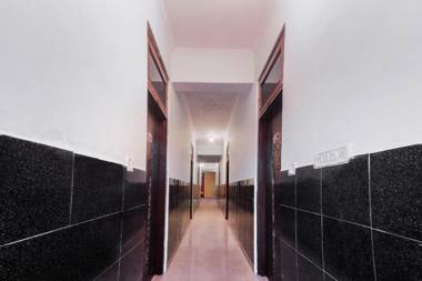 OYO 24228 Hotel Hans