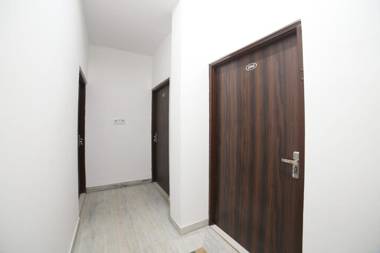 OYO 23109 Hotel Crossroads