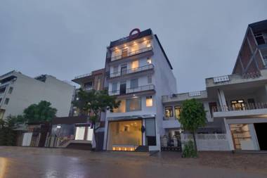 Collection O 40206 Govind Marg