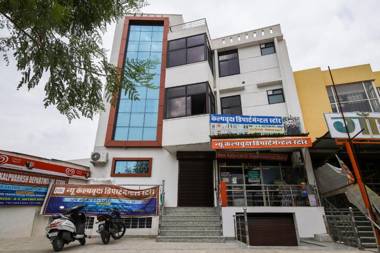 OYO 45931 Hotel Ganesham