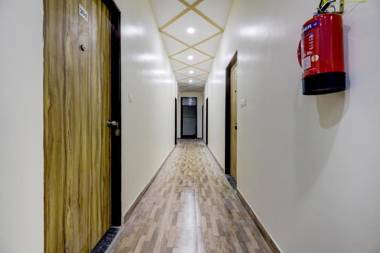 OYO 61709 Hotel Gd Palace