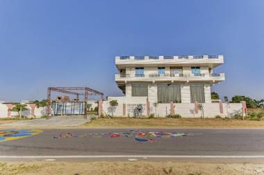 Collection O 64464 Hotel Gulmohar