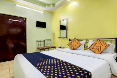 SPOT ON 39561 Hotel Deep