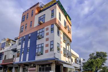 SPOT ON 39561 Hotel Deep