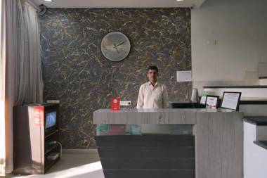 Collection O 7363 Hotel Days Inn