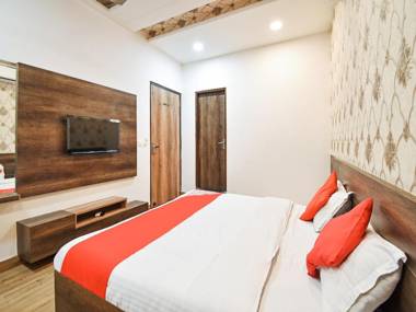 OYO Flagship 75885 Hotel G N