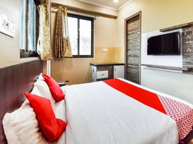 OYO 71914 Hotel Kailash Villa